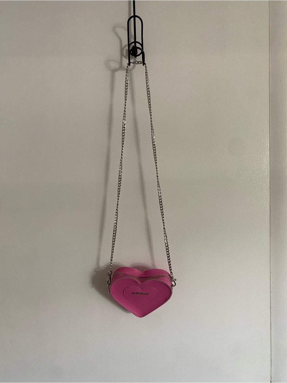NWOT Dr Martens Mini Heart Bag in Fondant Pink - Picture 6 of 10